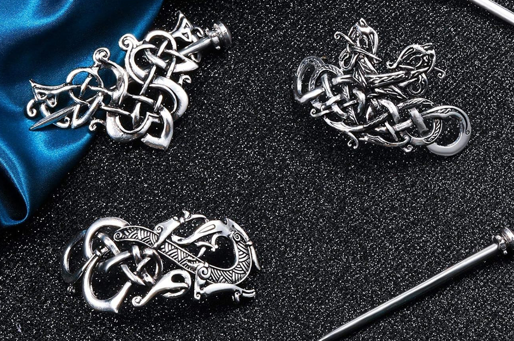 Metal Aksesuarlar - Giyimde Fonksiyon ve Şıklığın Anahtarı